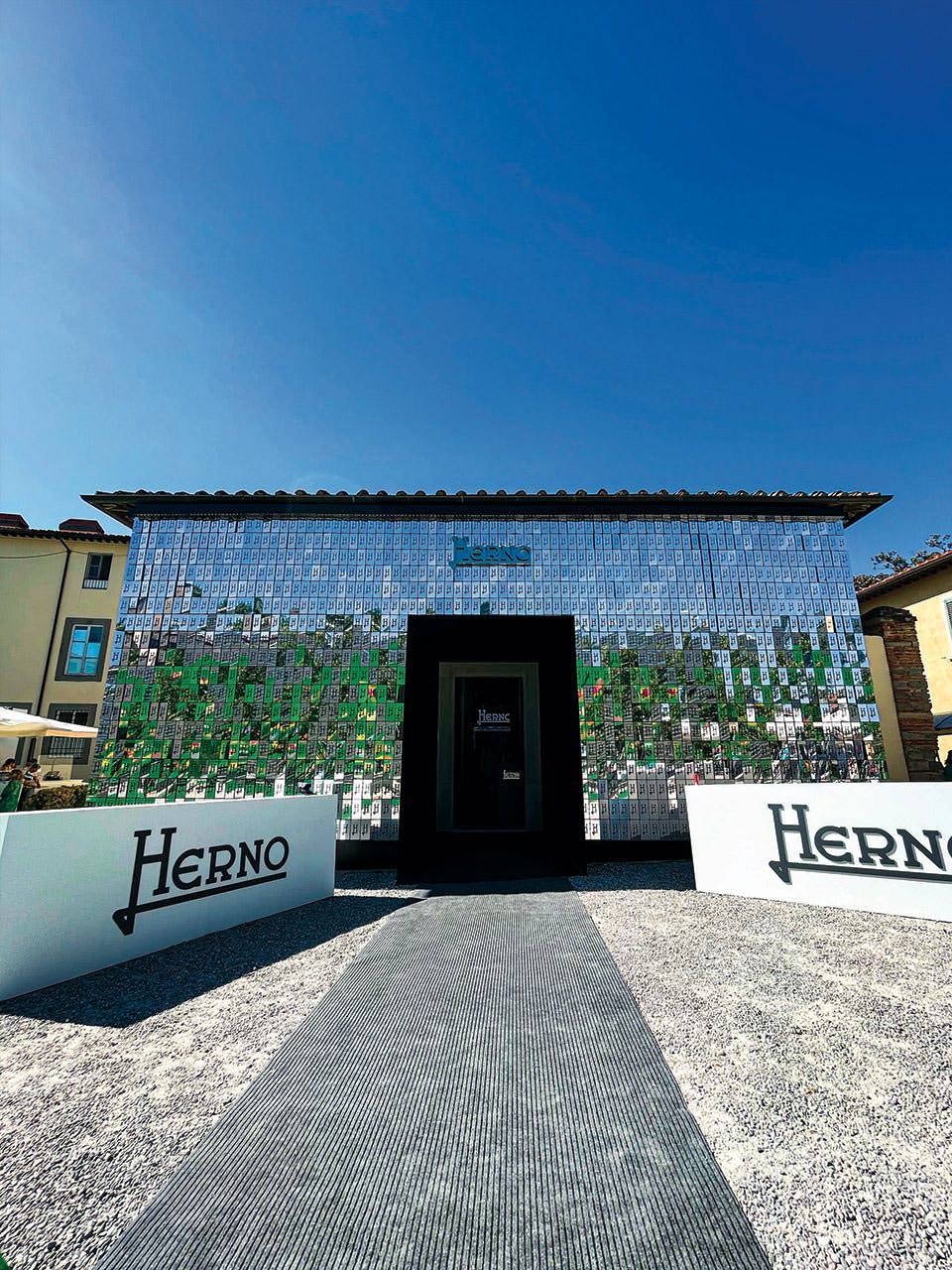 2_Herno---Stand-Pitti-2021