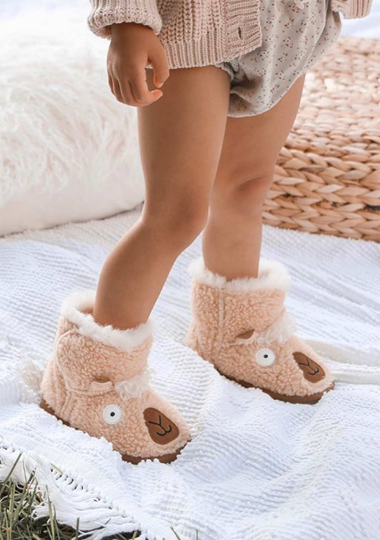FW21-LLAMA-WALKER-NATU