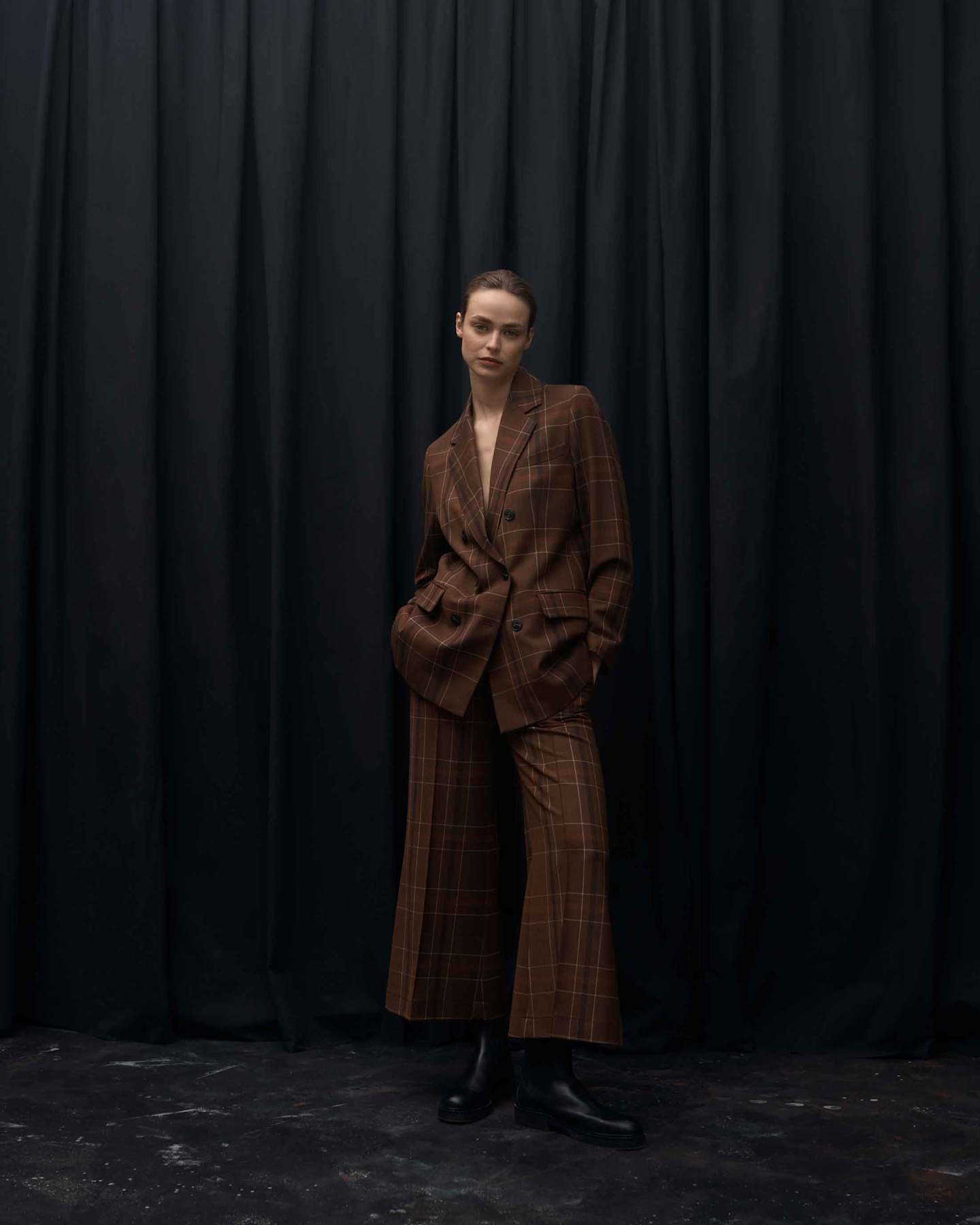 Closed-Women--1-