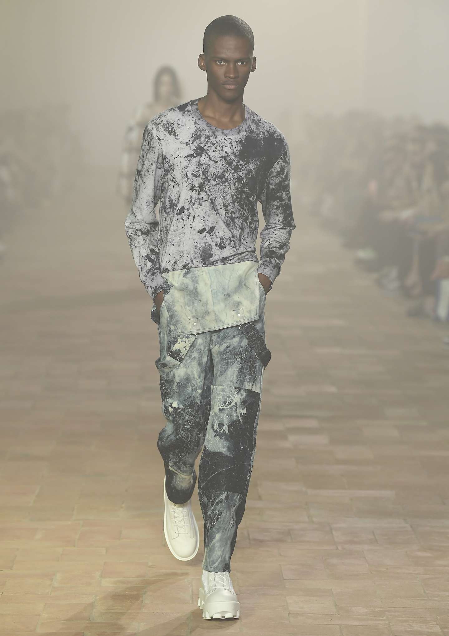 LOOK0037