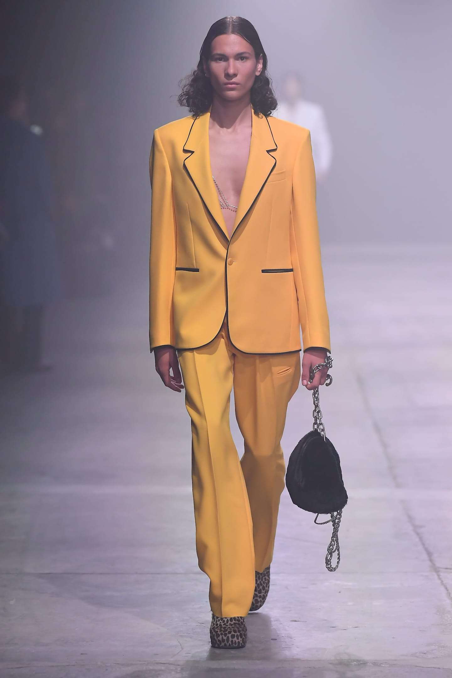 look0048