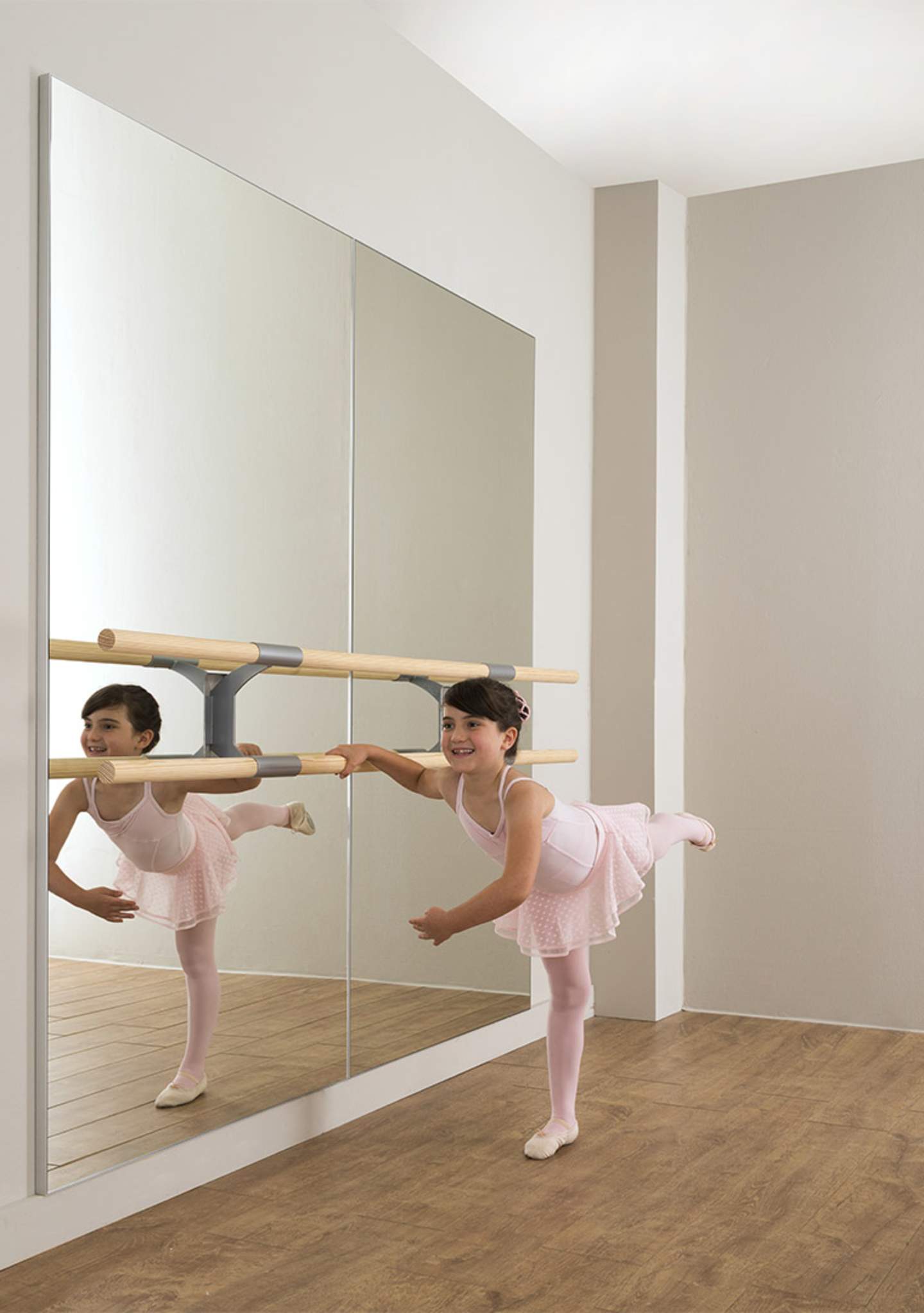 Figaro_Arabesquedoble_Bailarina_pequeña