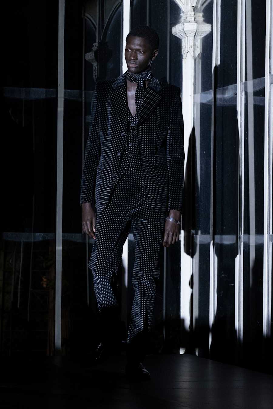 look0003.jpg
