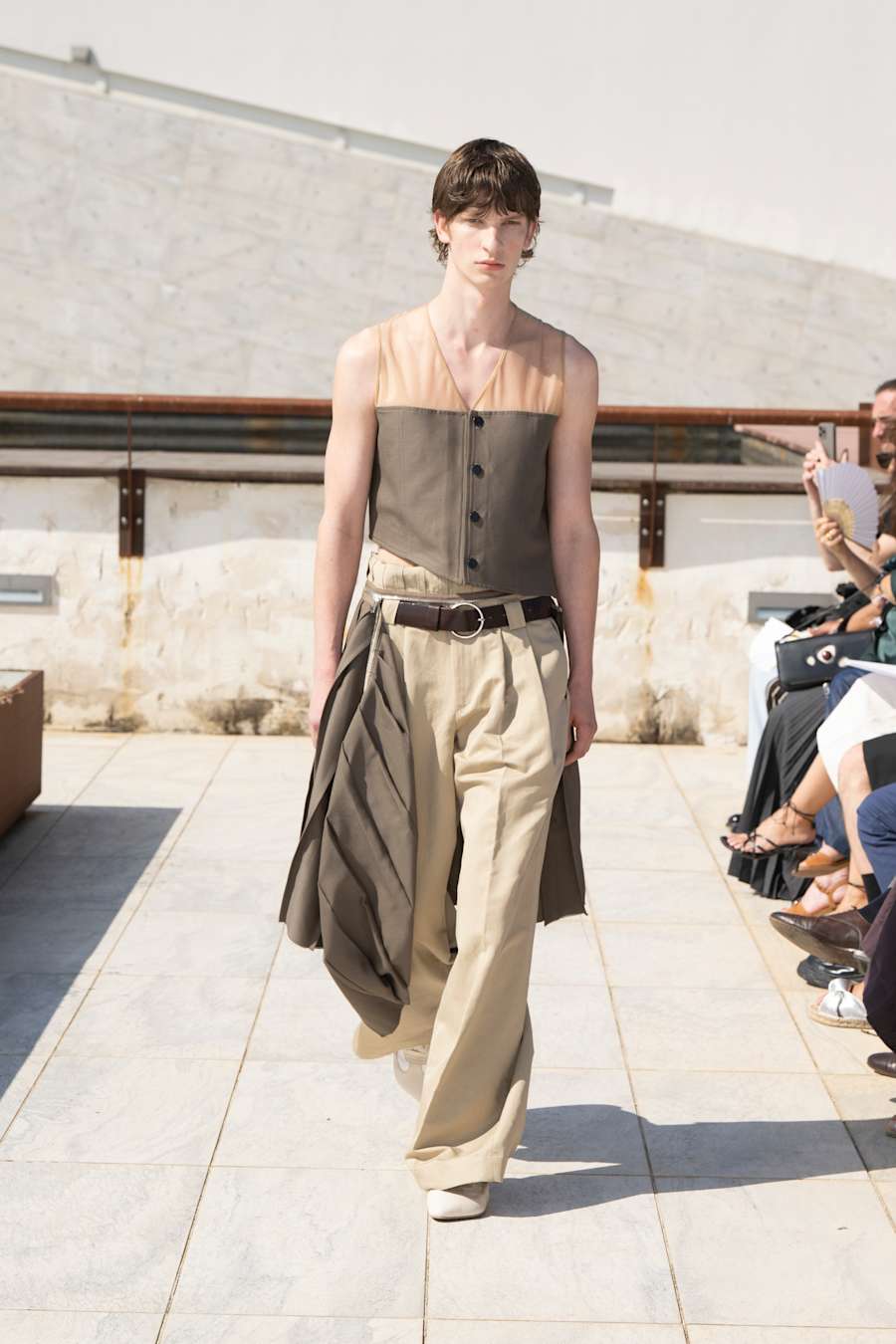 look0003.jpg