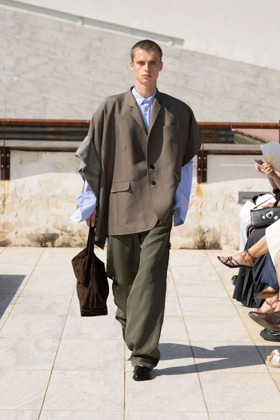 look0002.jpg