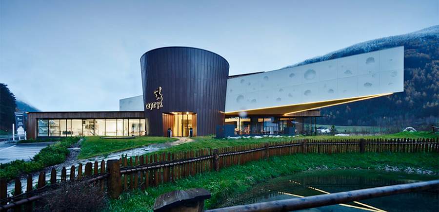 herobanner_CASEIFICIOCAPRIZARTISANCHEESE_T19