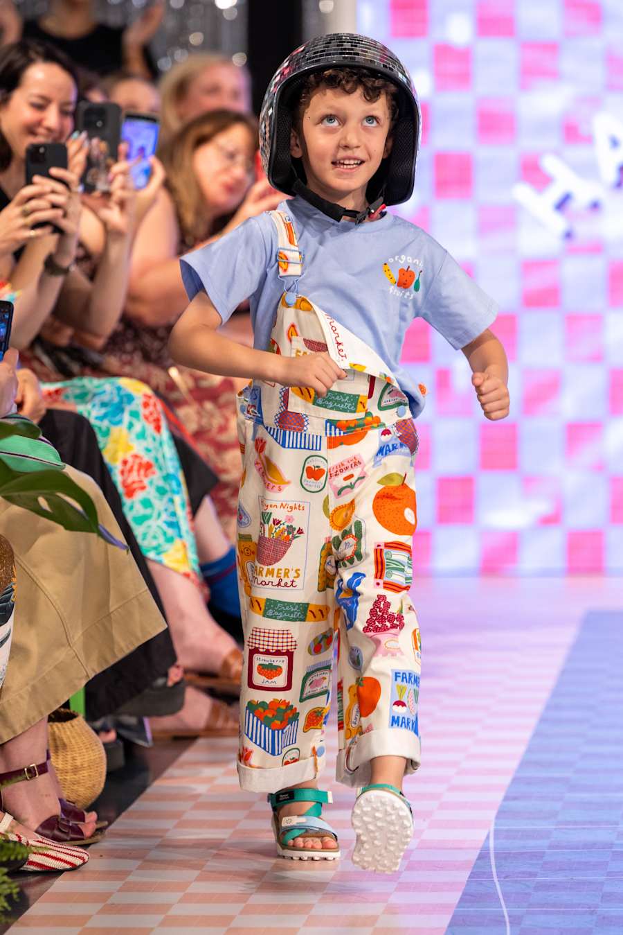 Pirouette_Disco_Pool_Party-Runway-3.jpg