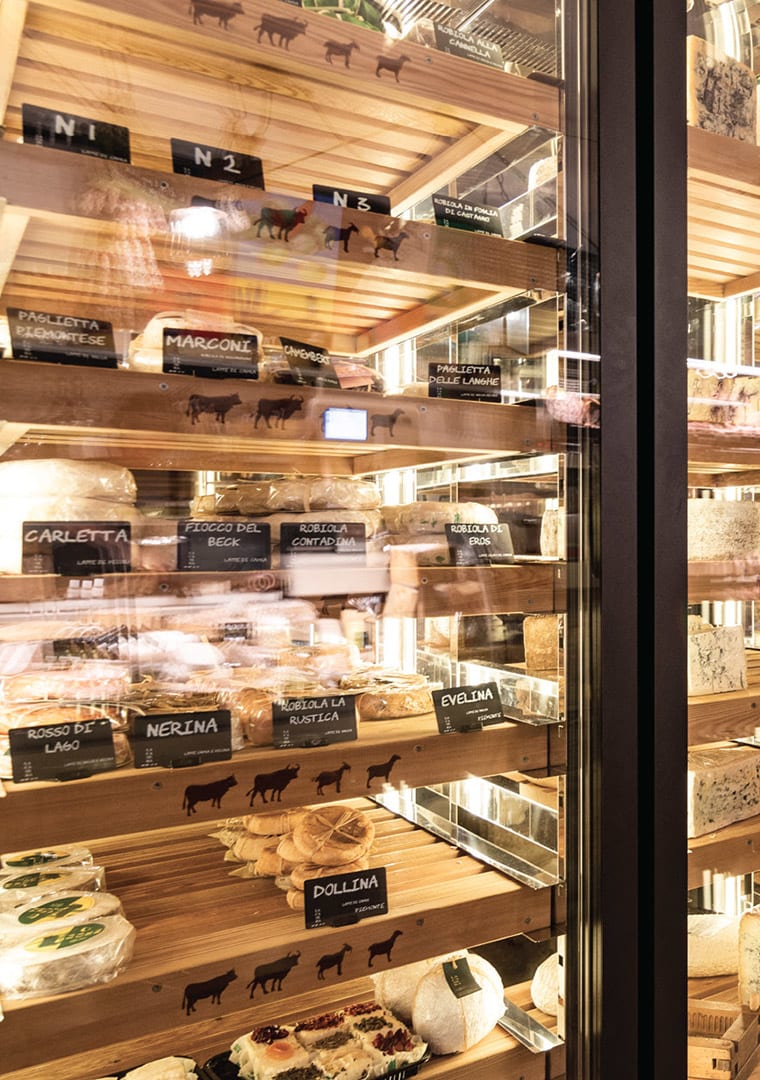 LA-CASERA_brochure-10x15cm_cover-grigia_inglese_2021-12