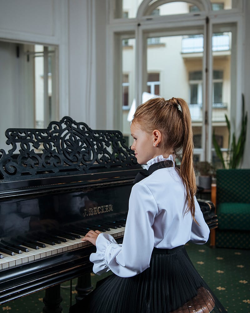 PRAIRIE-SAINT-PETERSBURG_lookbook--2-