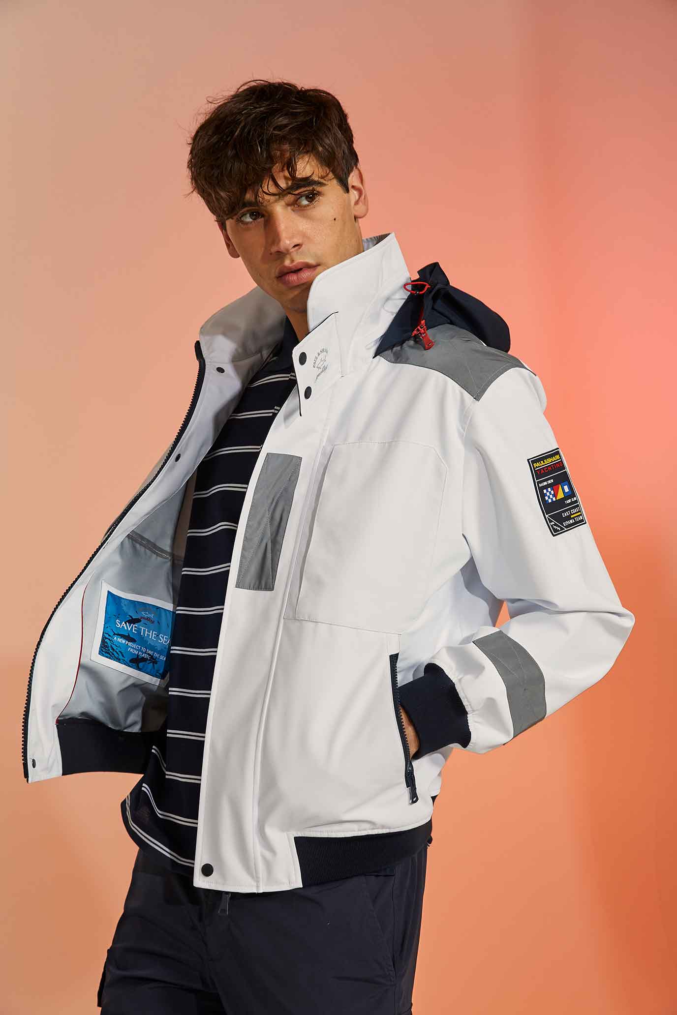 27_Look_Paul___Shark_LB21_2080