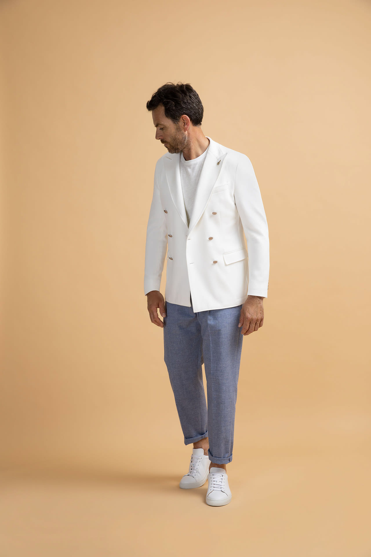 3_Paoloni_GIACCA-FELPA-DOPPIPETTO-bianca-con-bottoni-in-metallo-opachi