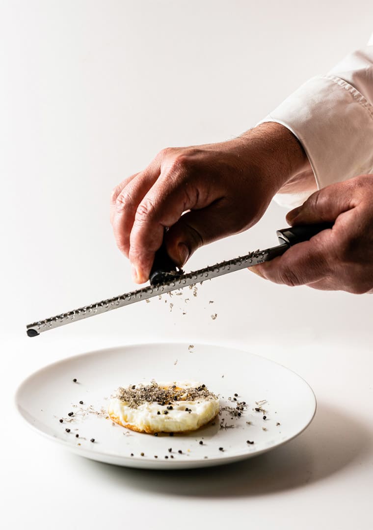 Sigaro-di-caviale-grattato