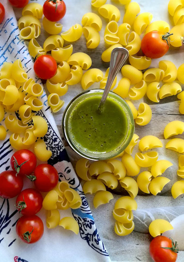 Conchiglie-al-pesto-di-pistacchio-con-broccoli-e-gamberi-al-brandy-4