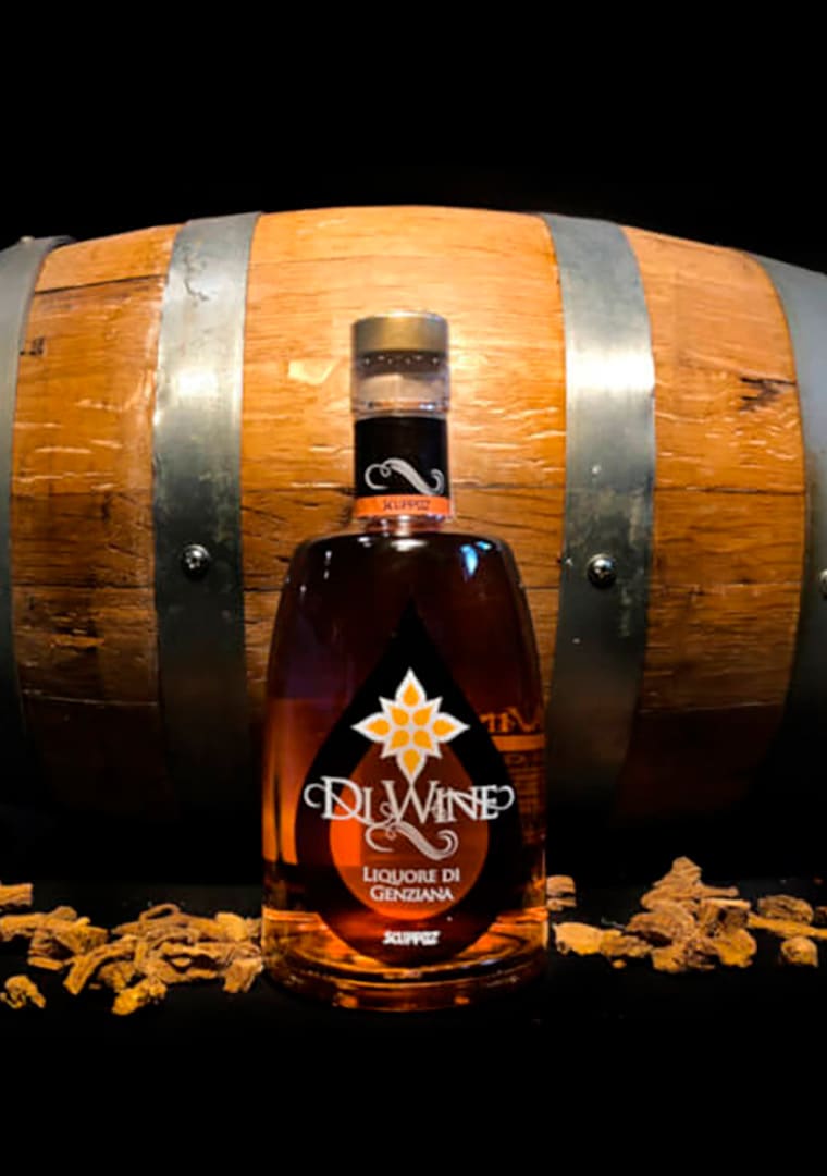 liquore-di-genziana-dwine-con-radici-pregiate-colte-ad-alta-quota-naturali-botte-barrique-artigianale-scuppoz-abruzzo-teramo