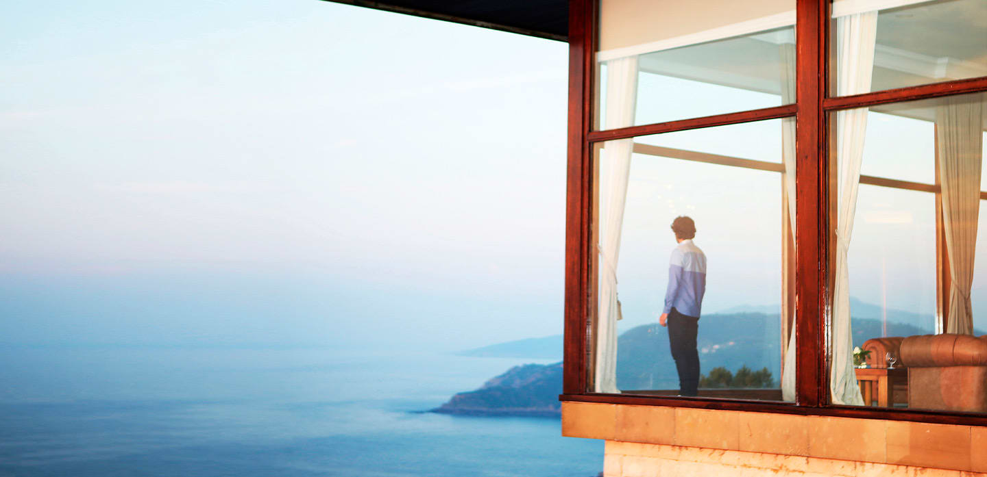 herobanner_BASKINTHESUN_U103