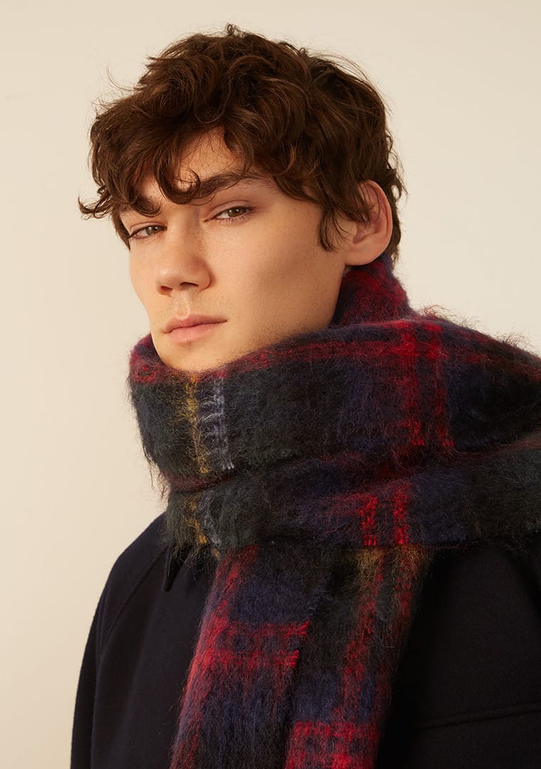 6--De-Bonne-Facture---University-giant-scarf---Scottish-Mohair---Navy-tartan1