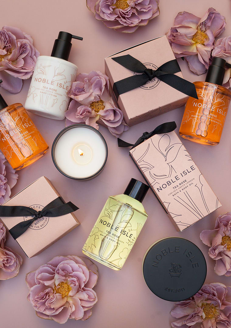 Noble-Isle-Tea-Rose-2022-Group-4498