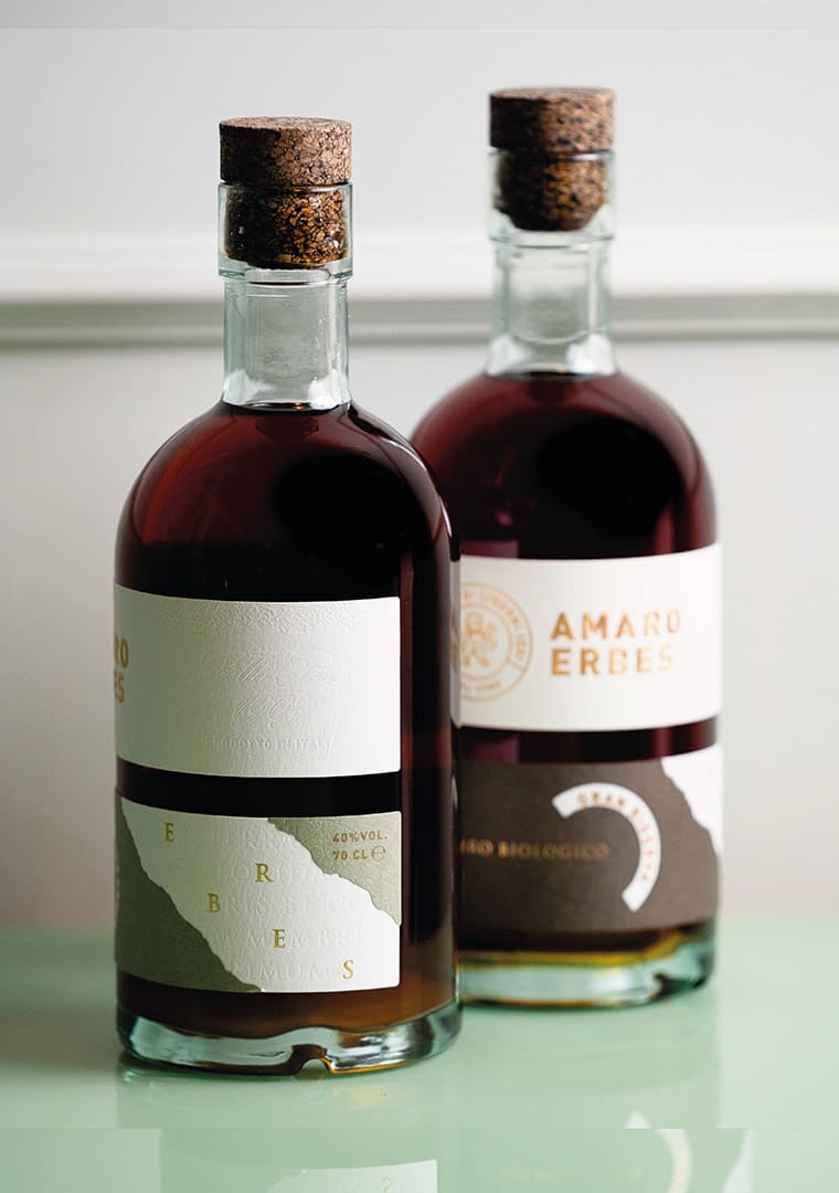 Izzi-Liquori---Pitti-Taste-Foto-Prodotto---Amaro-Erbes-Tonico-Digestivo-2