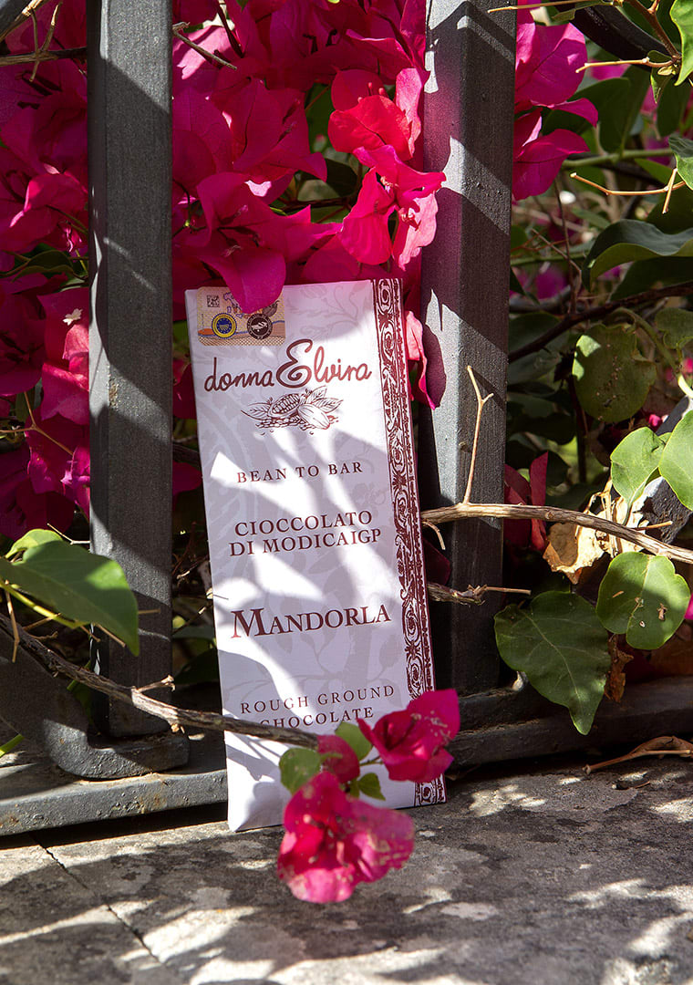 Donna-Elvira_MANDORLA