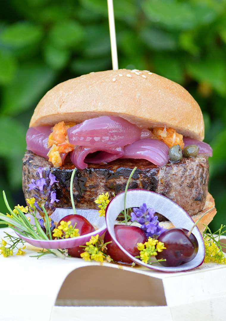 44-burger_gourmet_cipolla_viola_capperi_salsa_di_Morgan