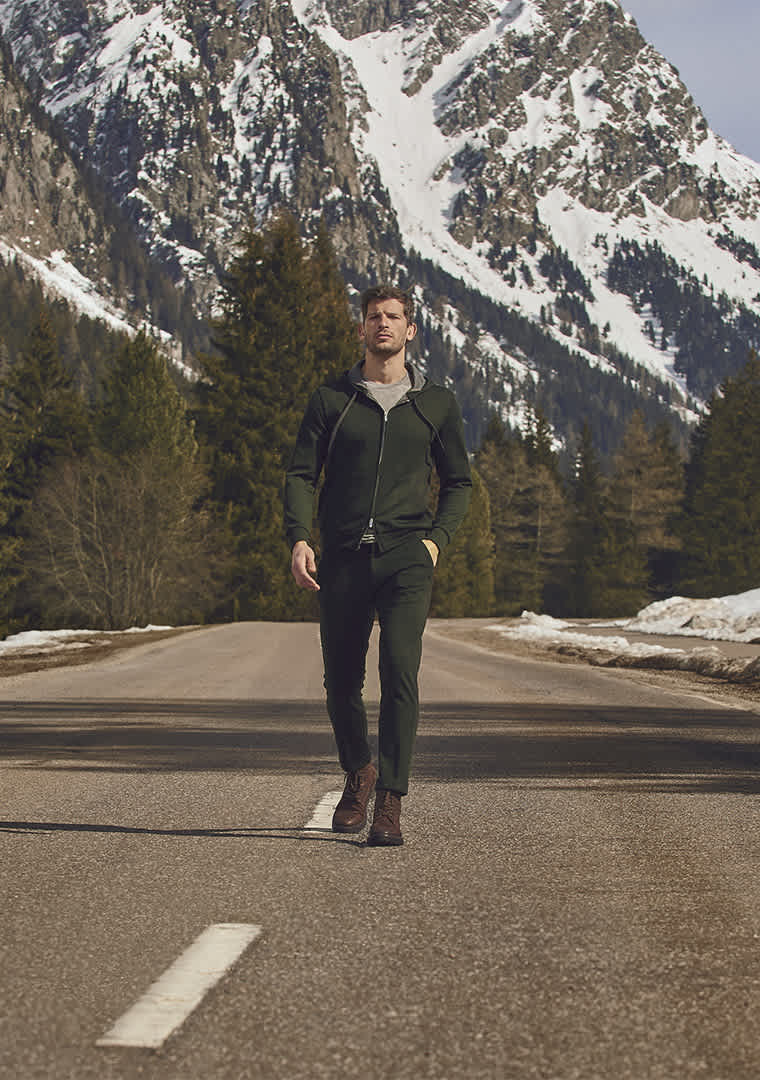 LOOKBOOK-HR-AI-24-25-9