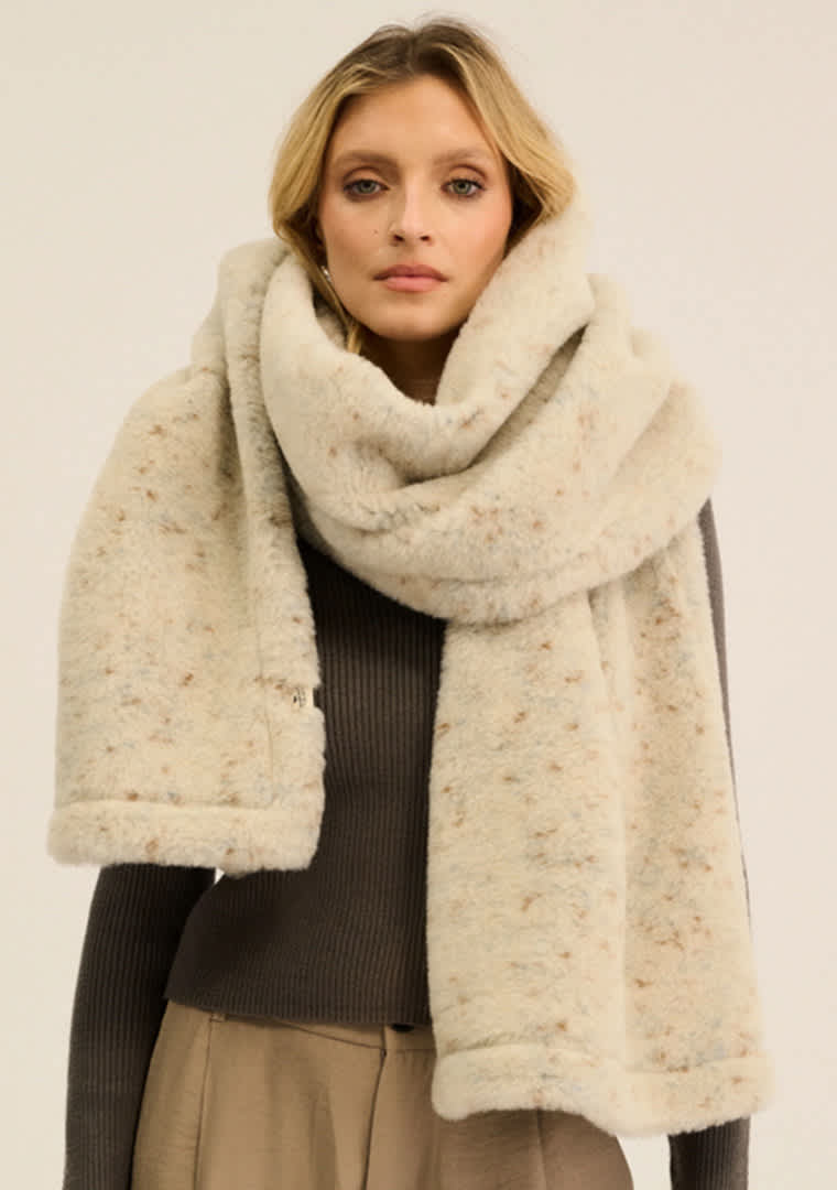 Alwero_Schal_FAB_LeoDots