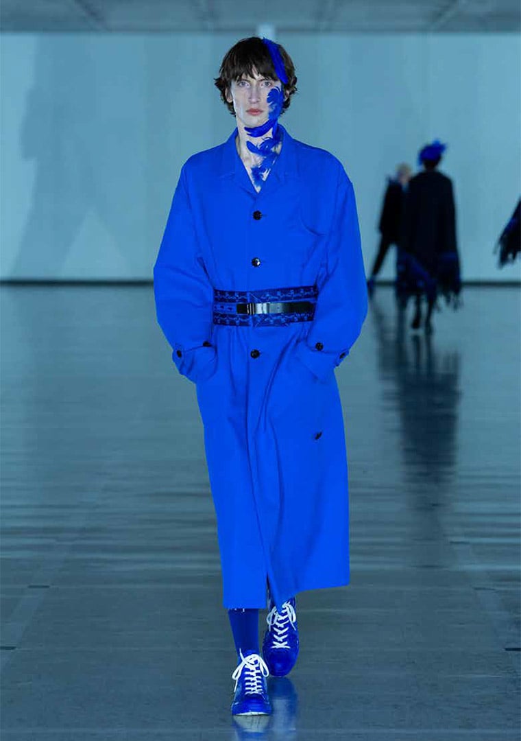 Issue_7-runway-look_light_-8