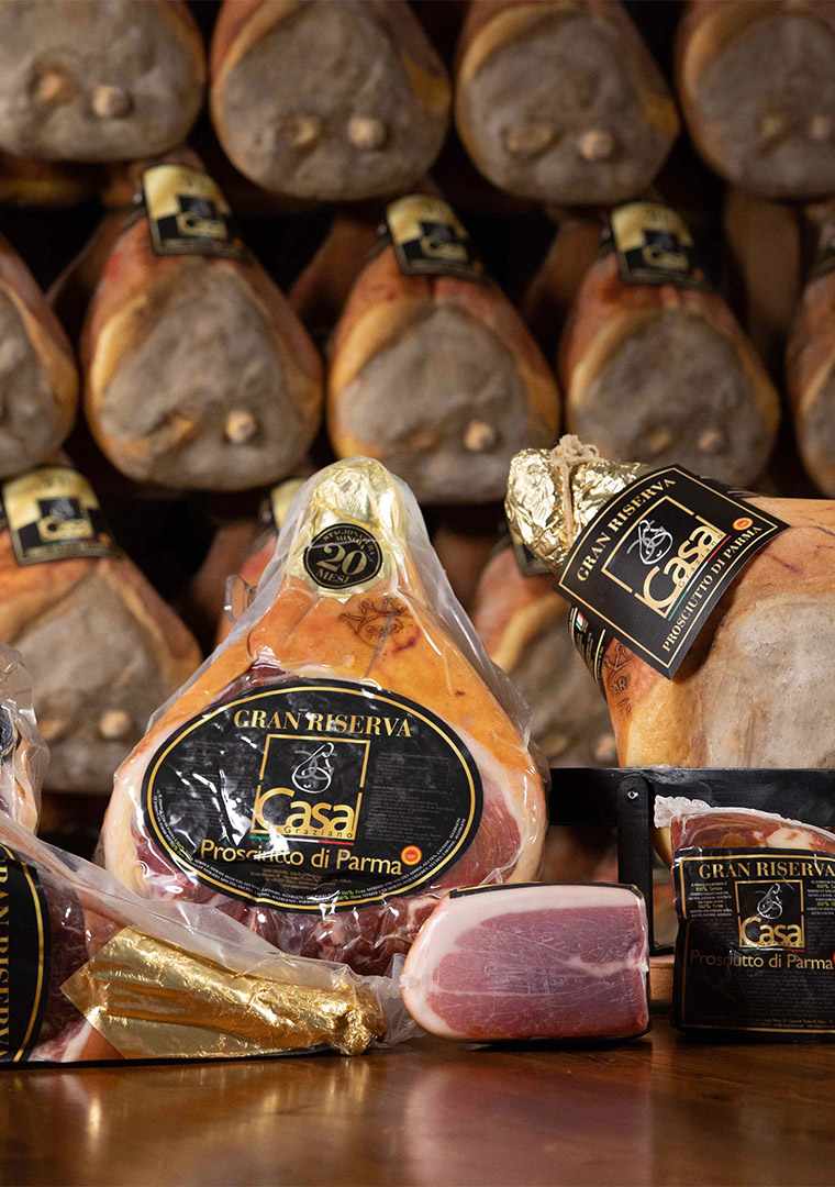 9-Panoramica-prodotti-su-tavolo-legno-2-bassadef