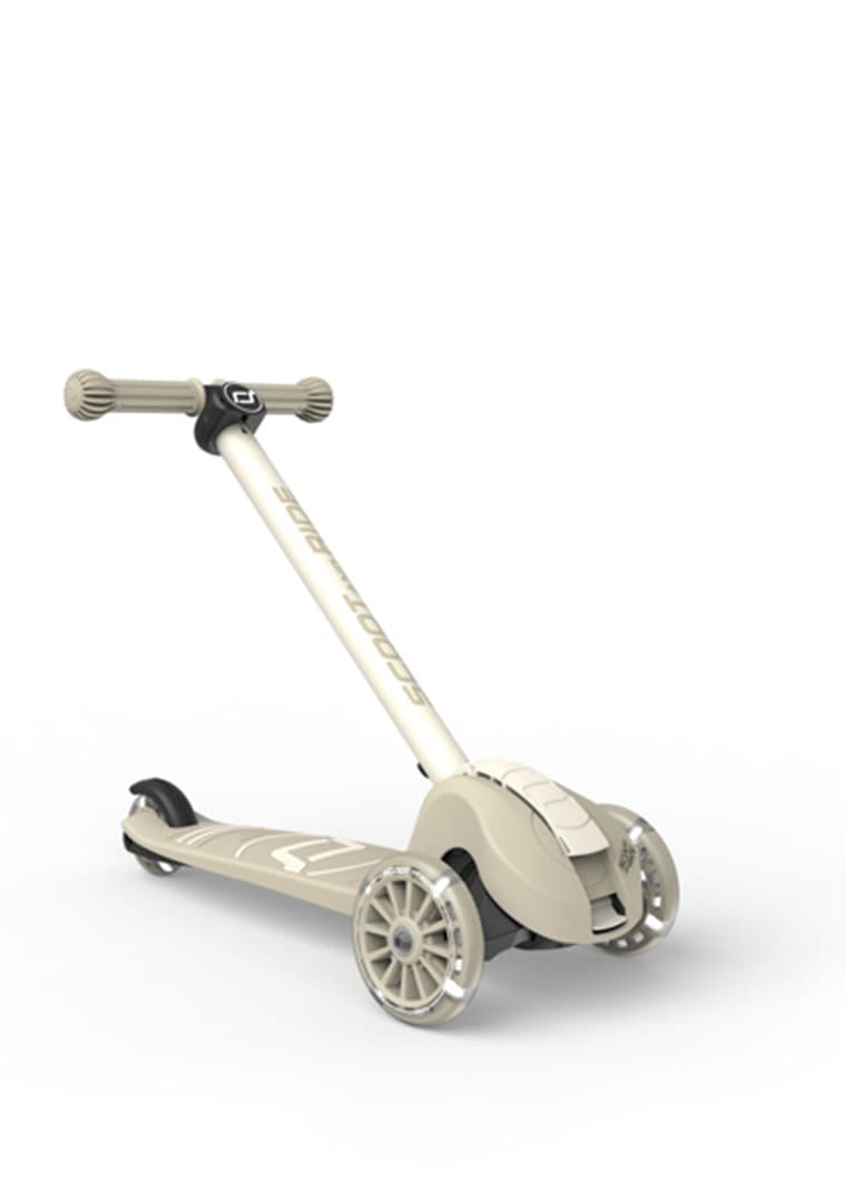 HWK3S-ASH-FRONT-LEFT-DIAGONAL-VIEW-FOLDING-002.100.2