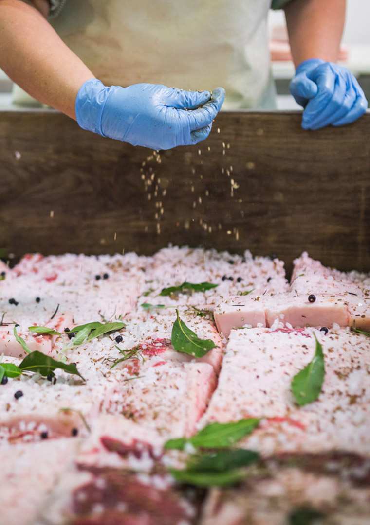 Valle-d_Aosta-Lard-d_Arnad-DOP---Stagionatura